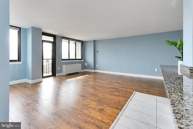 Photo - 801 N Pitt St Unidad 1203