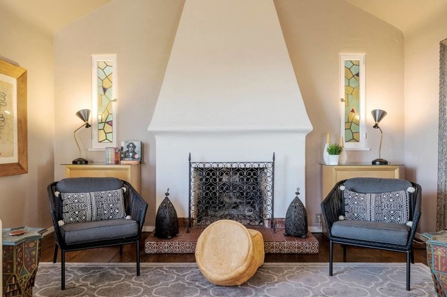 Sala de estar - 1980 Hillcrest Rd