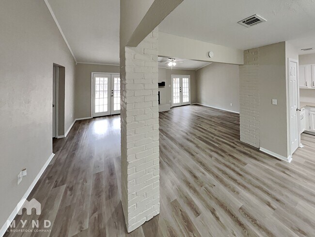 Photo - 105 Ripplewood Dr