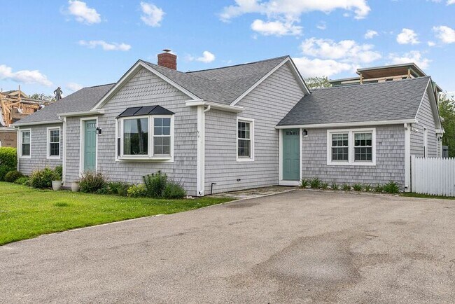 Photo - 240 Island Beach Rd