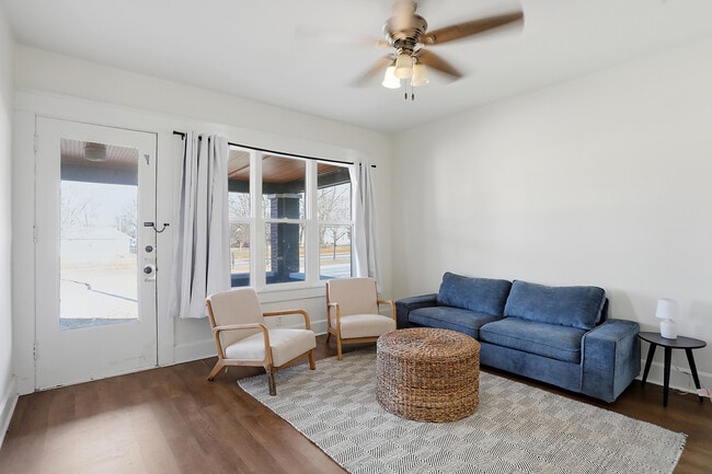 Photo - 941 E Raymond St