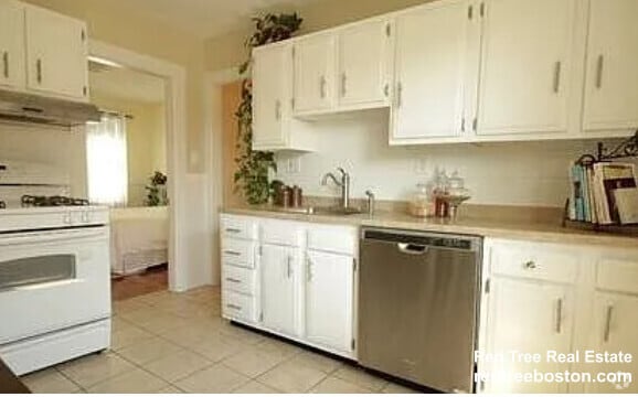 Building Photo - 60 Litchfield St Unit 2 Rental