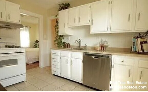 Photo - 60 Litchfield St Apartments Unit 2