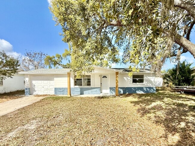 Building Photo - 12909 Kings Manor Ave