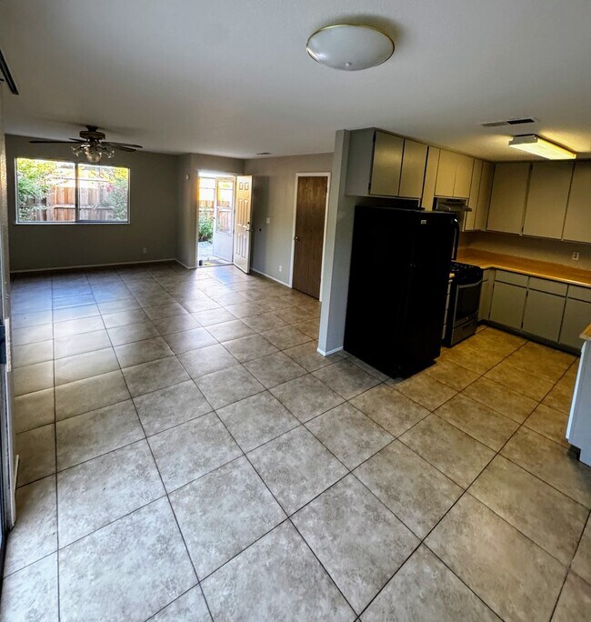 Photo - 615 Oriole Ave