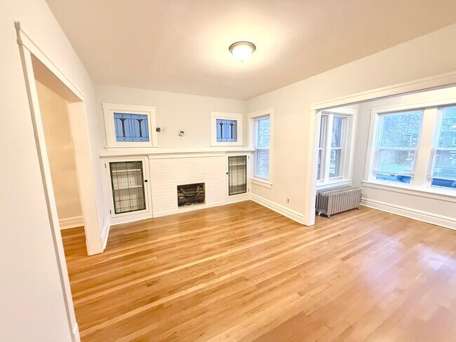 Photo - 4819 W Addison St Unit 1