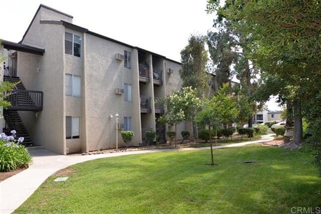 Photo - Spacious 1 Bedroom Parkway Pointe Condo! Unidad 302 - -1
