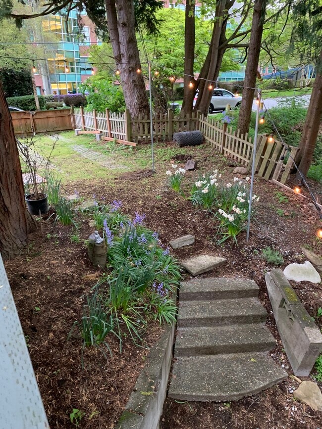 Photo - 3042 Kromer Ave