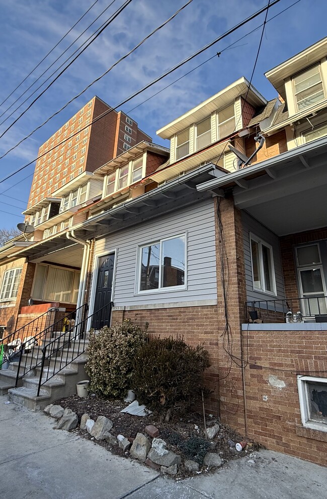 Photo - 133 S 15th St