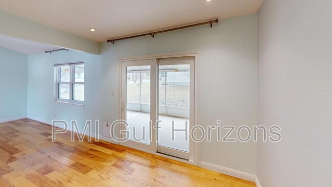 Photo - 4827 Birchwood Pl