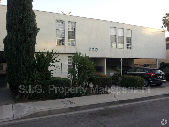 Building Photo - 220 W Spazier Ave Unit #D Rental