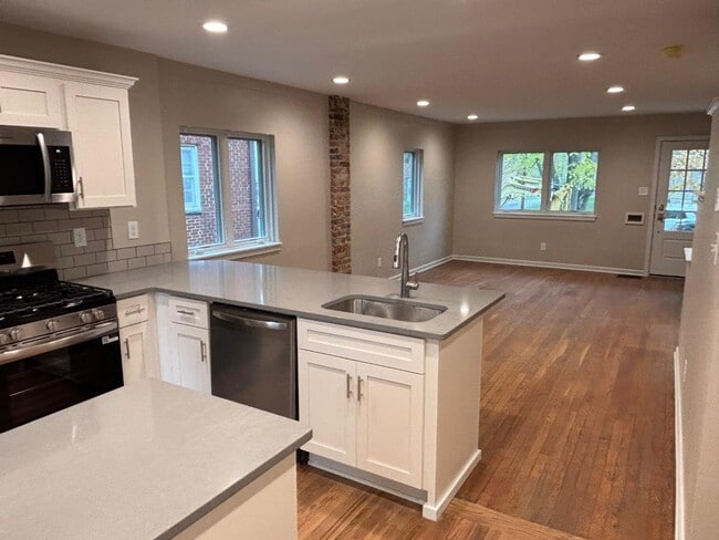 Photo - 1471 Ashland Ave