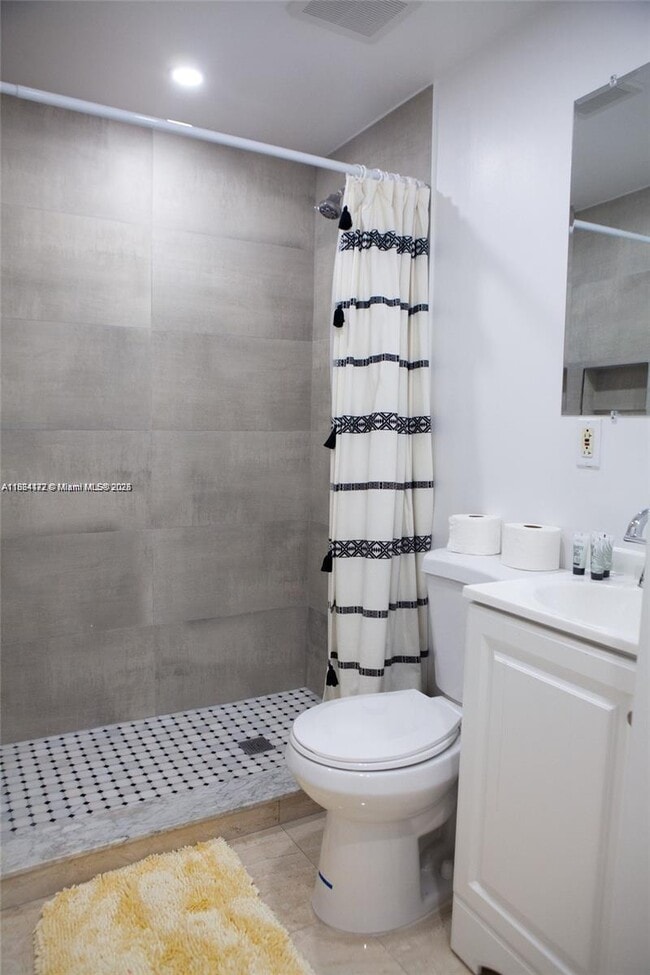 Photo - 1821 Harding St House