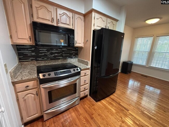 Photo - 221 Timberlake Dr