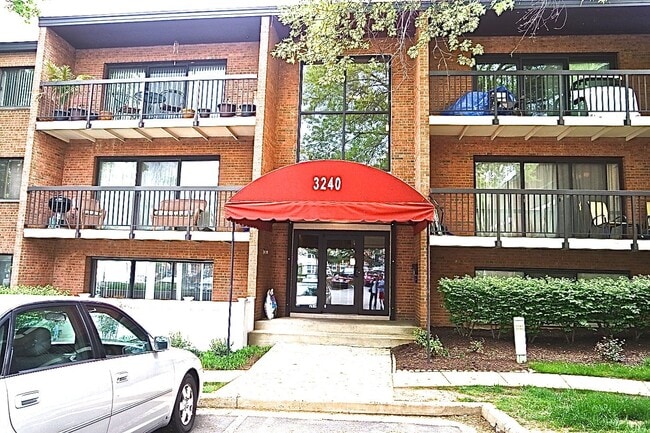 Building Photo - 3240 S 28th St