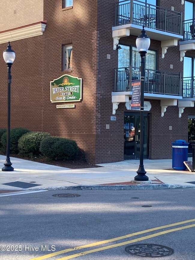 Building Photo - 106 N Water St Unit 112