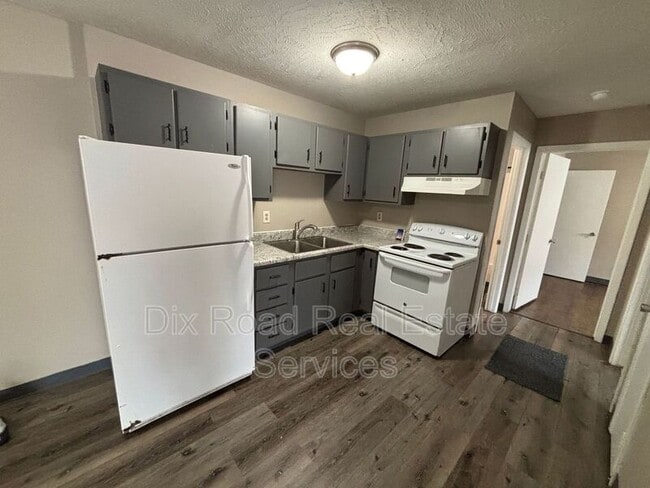 Photo - 430 Bellbrook Ave