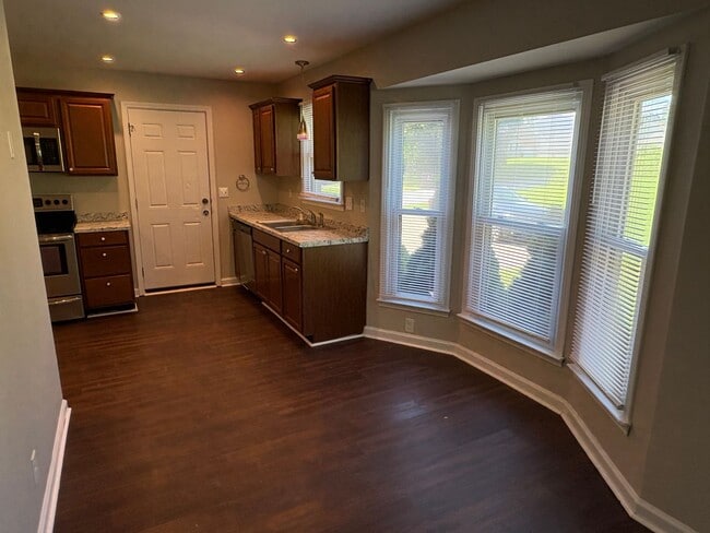 Photo - Quaint Ranch style home in Clarksville