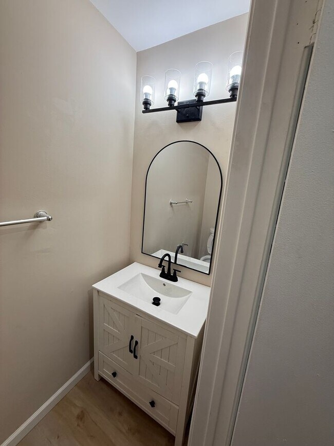 Photo - 100 Shawnee Pl