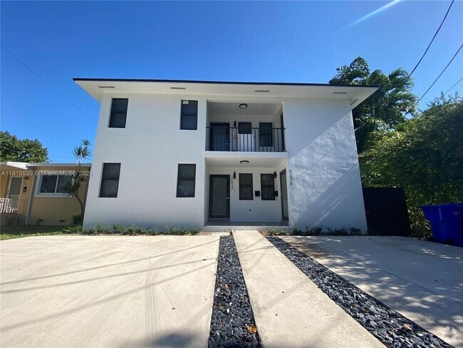 Building Photo - 3626 SW 16th St Unit 3626 Rental