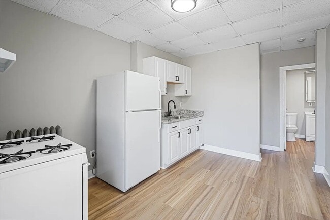 Photo - 50.5 Common St Unit 1