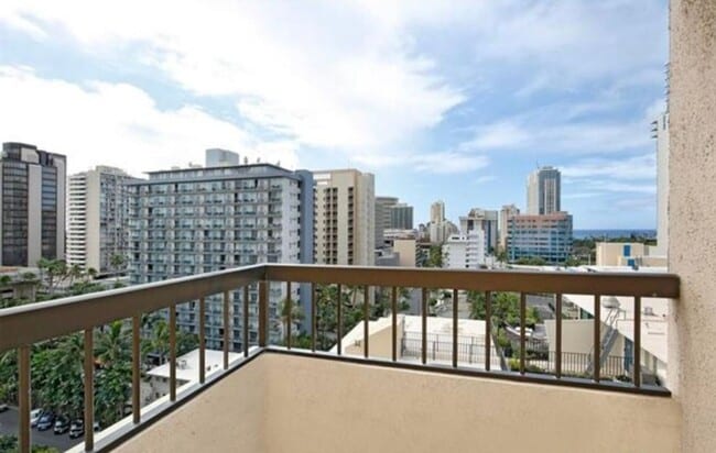 Photo - Aloha Towers