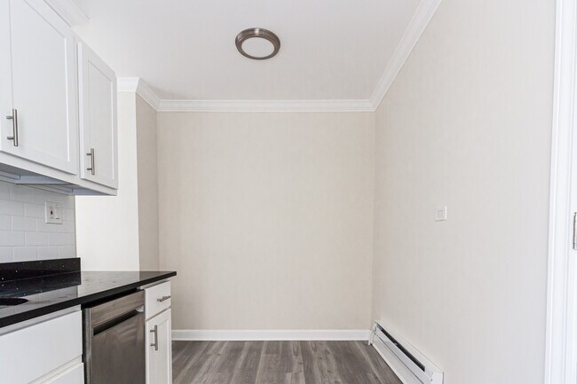 Photo - 843 W Cornelia Ave Unit 1N