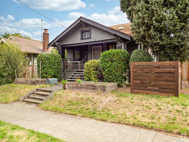 Building Photo - 5632 11th Ave NE Rental