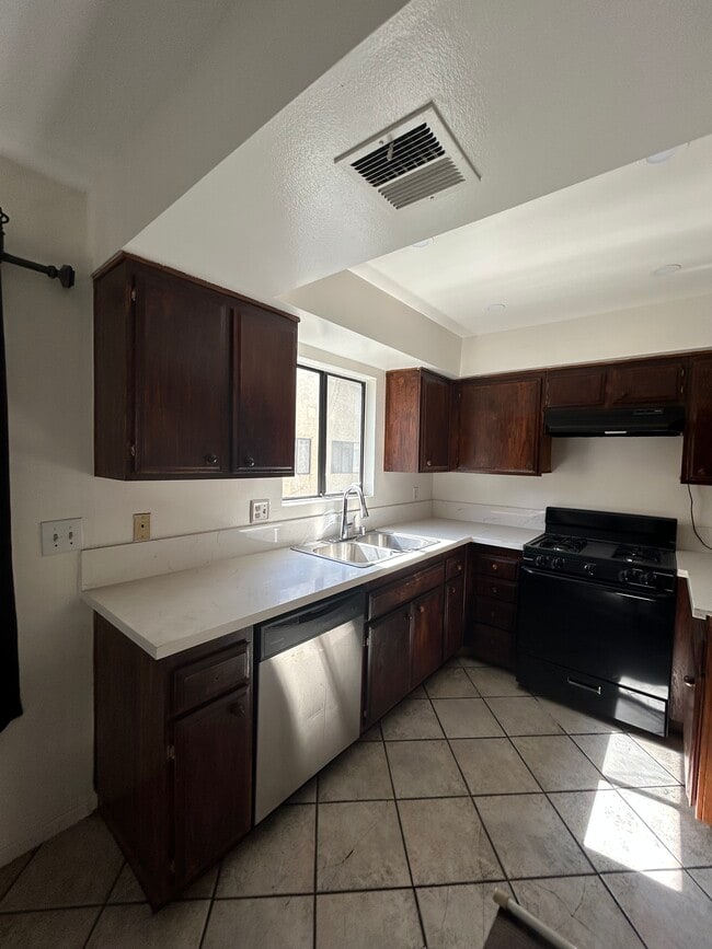 Building Photo - 8750 Kester Ave