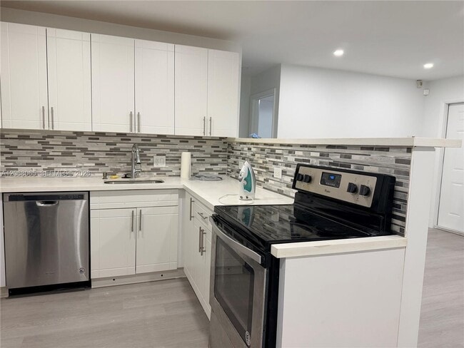 Photo - 650 SW 55th Ave
