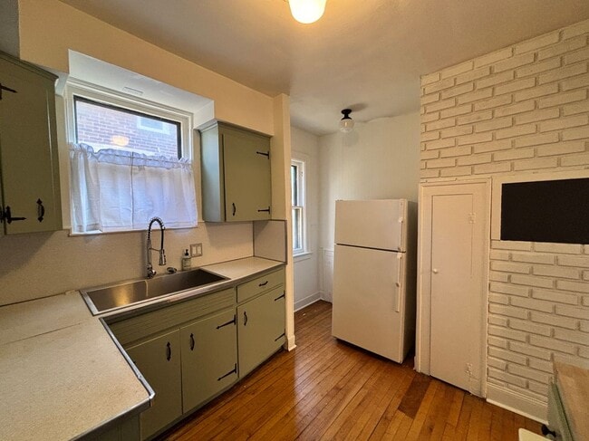 Photo - 5783 Yorkshire Rd