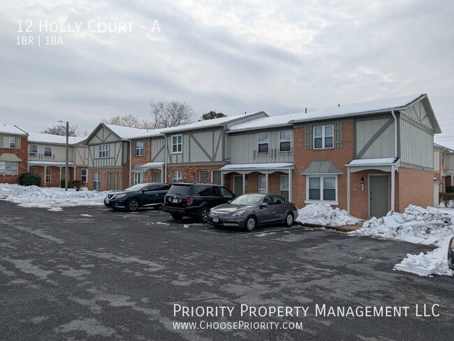 Building Photo - 12 Holly Ct