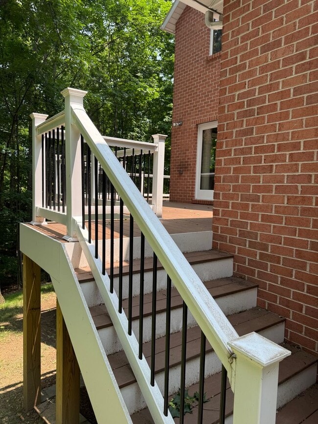 Photo - 1531 E Strohm Dr