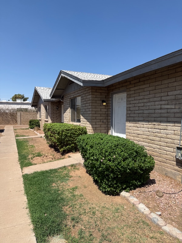 Building Photo - 2028 W Lawrence Rd Unit 2 Rental