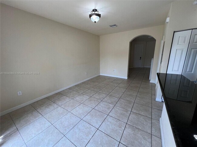 Photo - 748 SE 32nd Ave