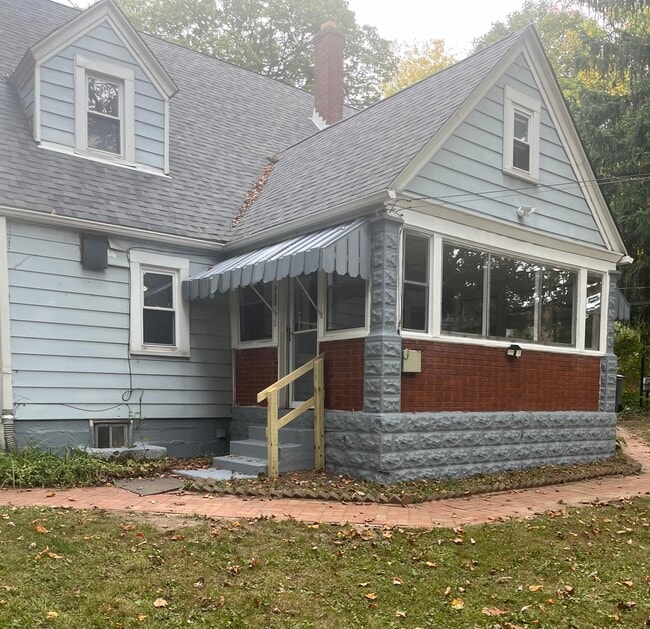 Building Photo - 485 Hillside Ave Unit APT A