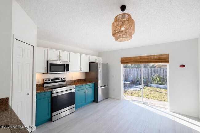 Photo - 6634 Gentle Oaks Dr W