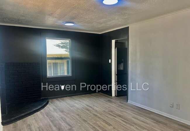 Photo - 2531 Crispin Ave