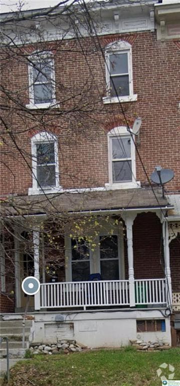 Building Photo - 425 Liberty St Unit 2 Rental