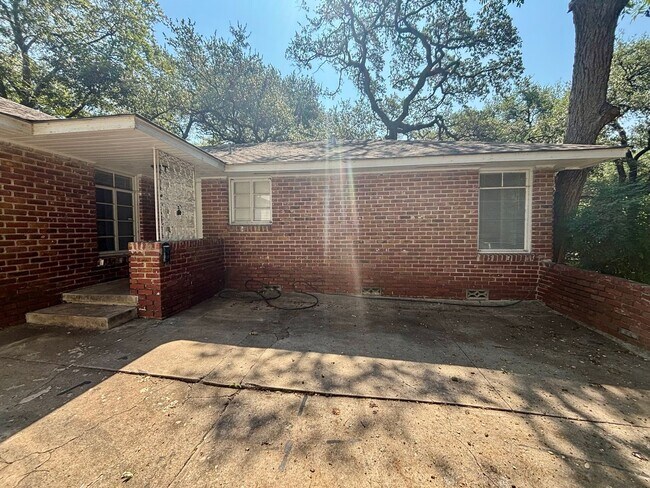 Photo - 914 Keith Ln