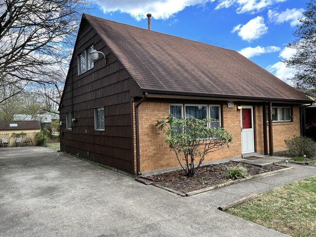 Photo - 3122 Commander Dr