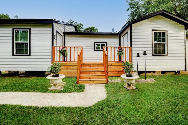 Photo - 706 Beaumont St