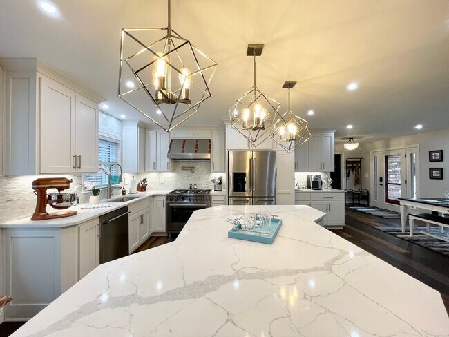 Photo - 8601 Nottingham Pky