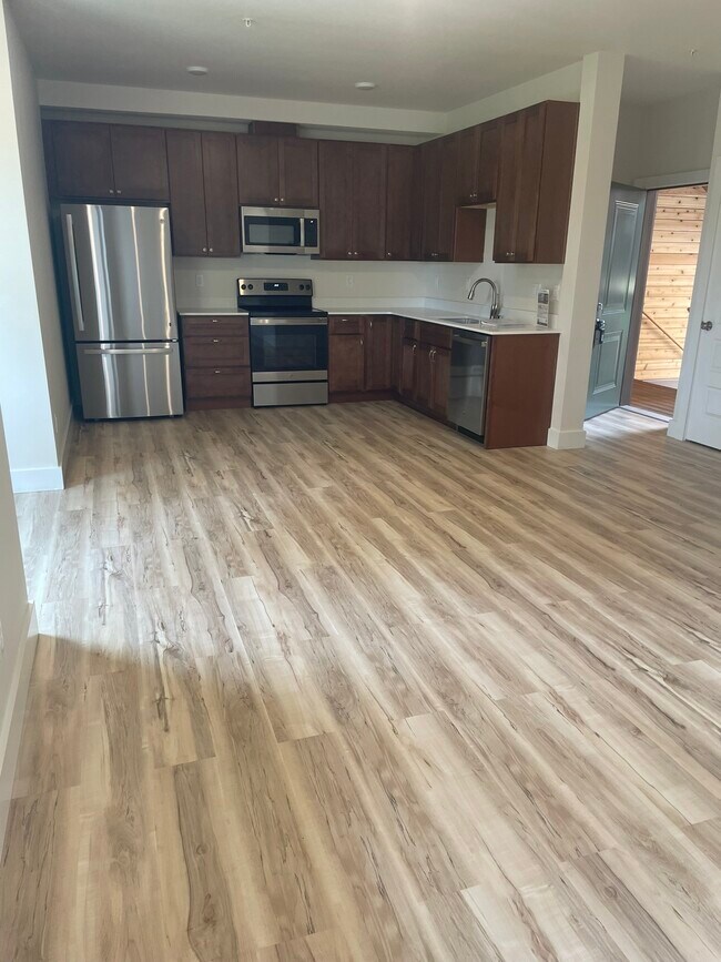 Photo - 2950 SW Coho St