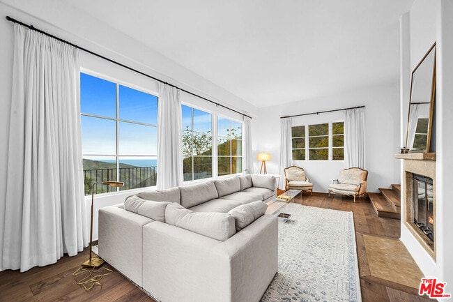 Photo - 2382 Live Oak Meadows Rd