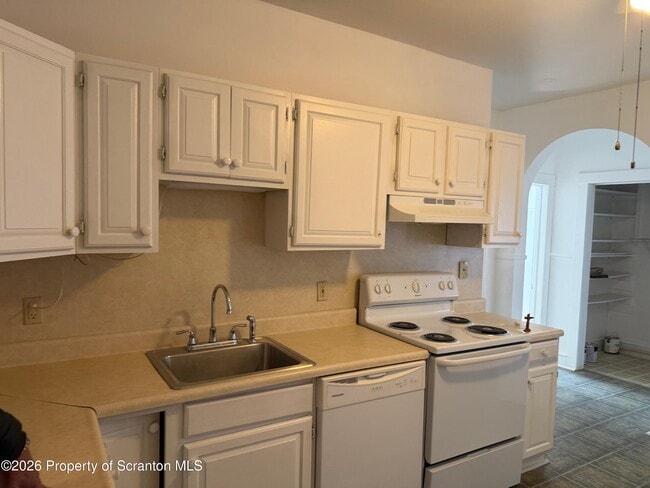 Photo - 420 Smith St