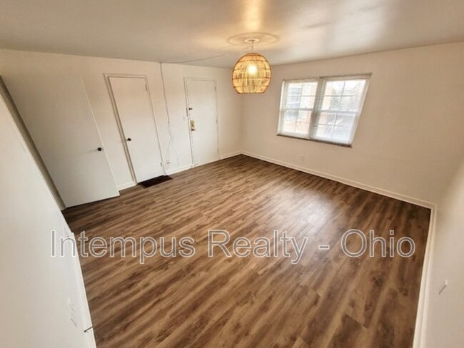 Photo - 1060 Sells Ave