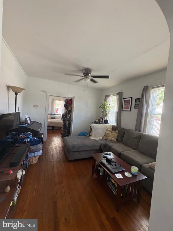 Photo - 314 W 4th St