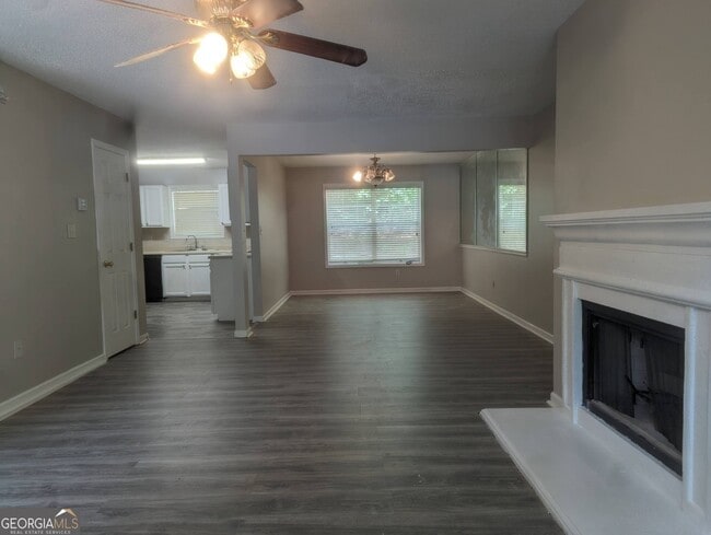 Photo - 6857 Mahonia Pl