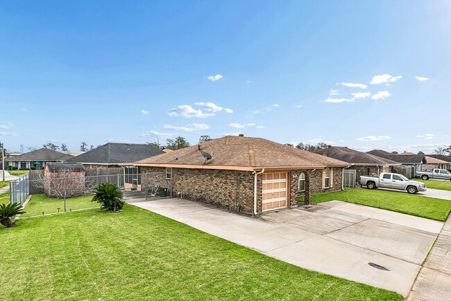 Photo - 1501 Somerset Pl